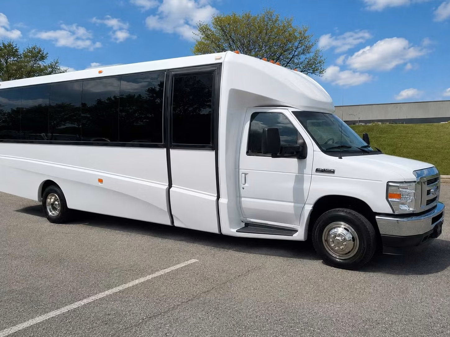englewood 20 passenger minibus rental