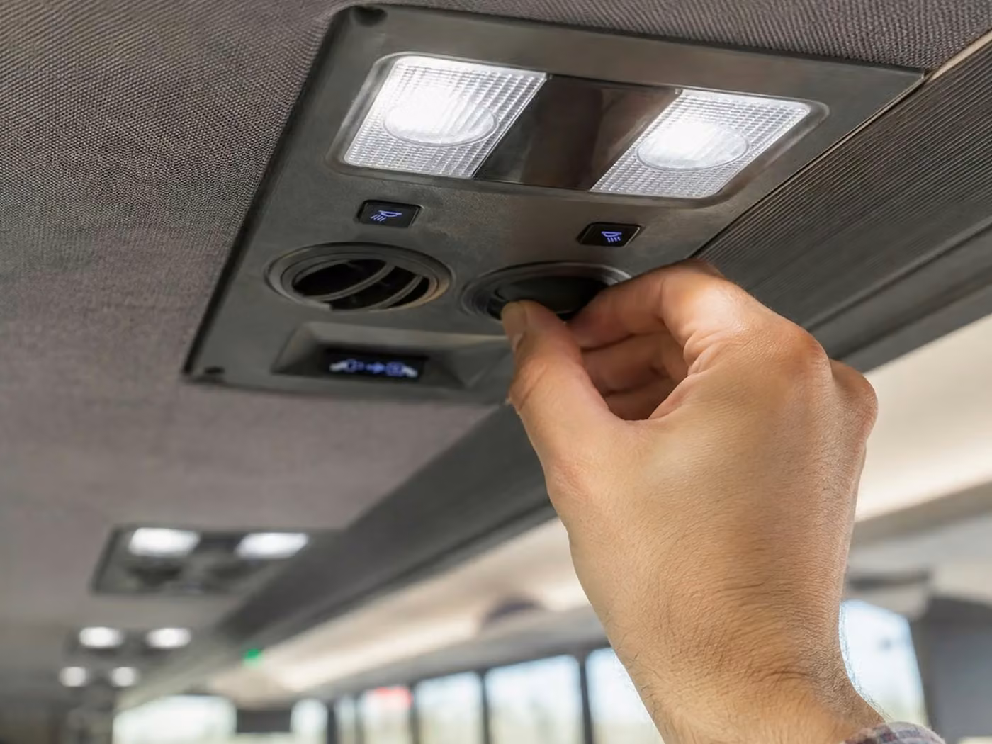 englewood 25 passenger minibus air conditioning