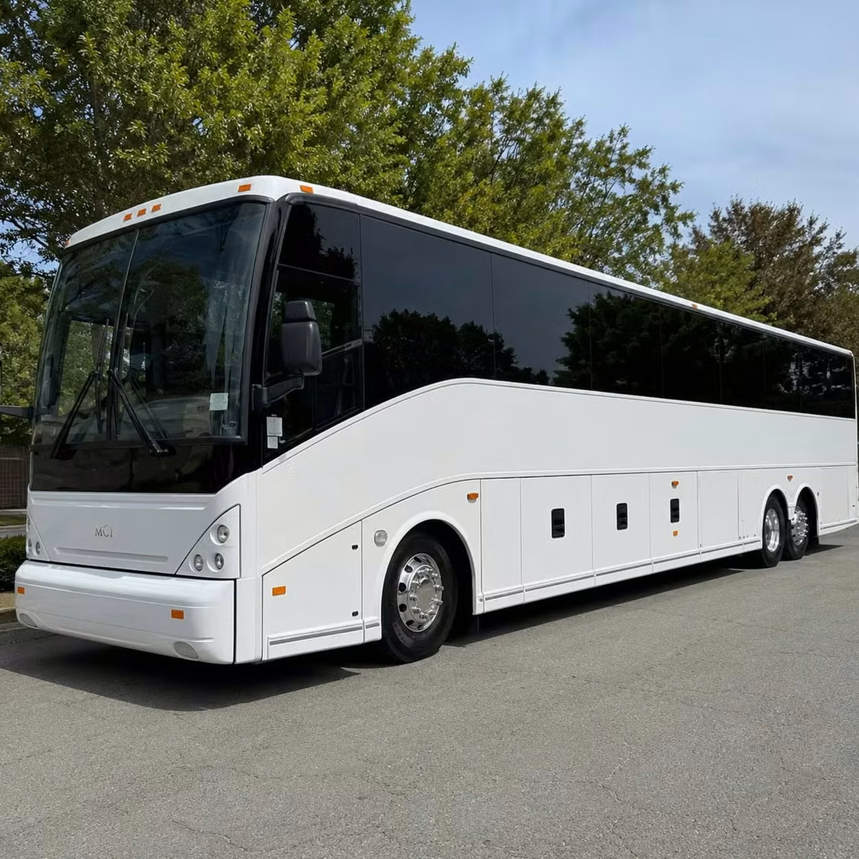 englewood private charter bus service for team building events
