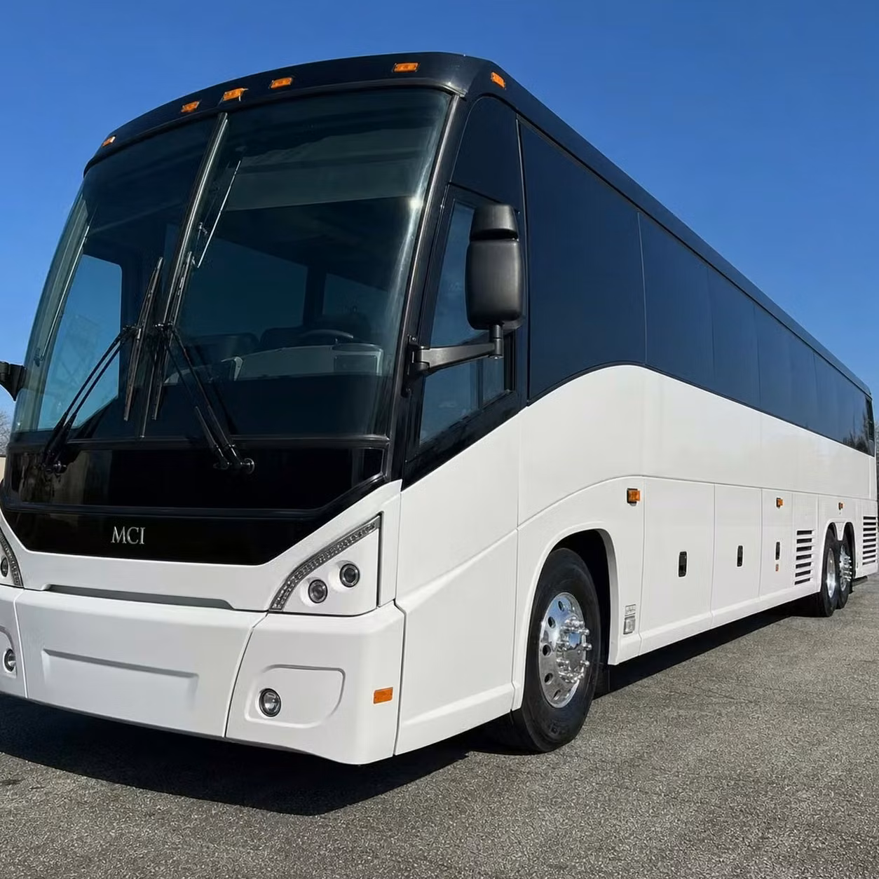 englewood tour buses for long layovers in englewood